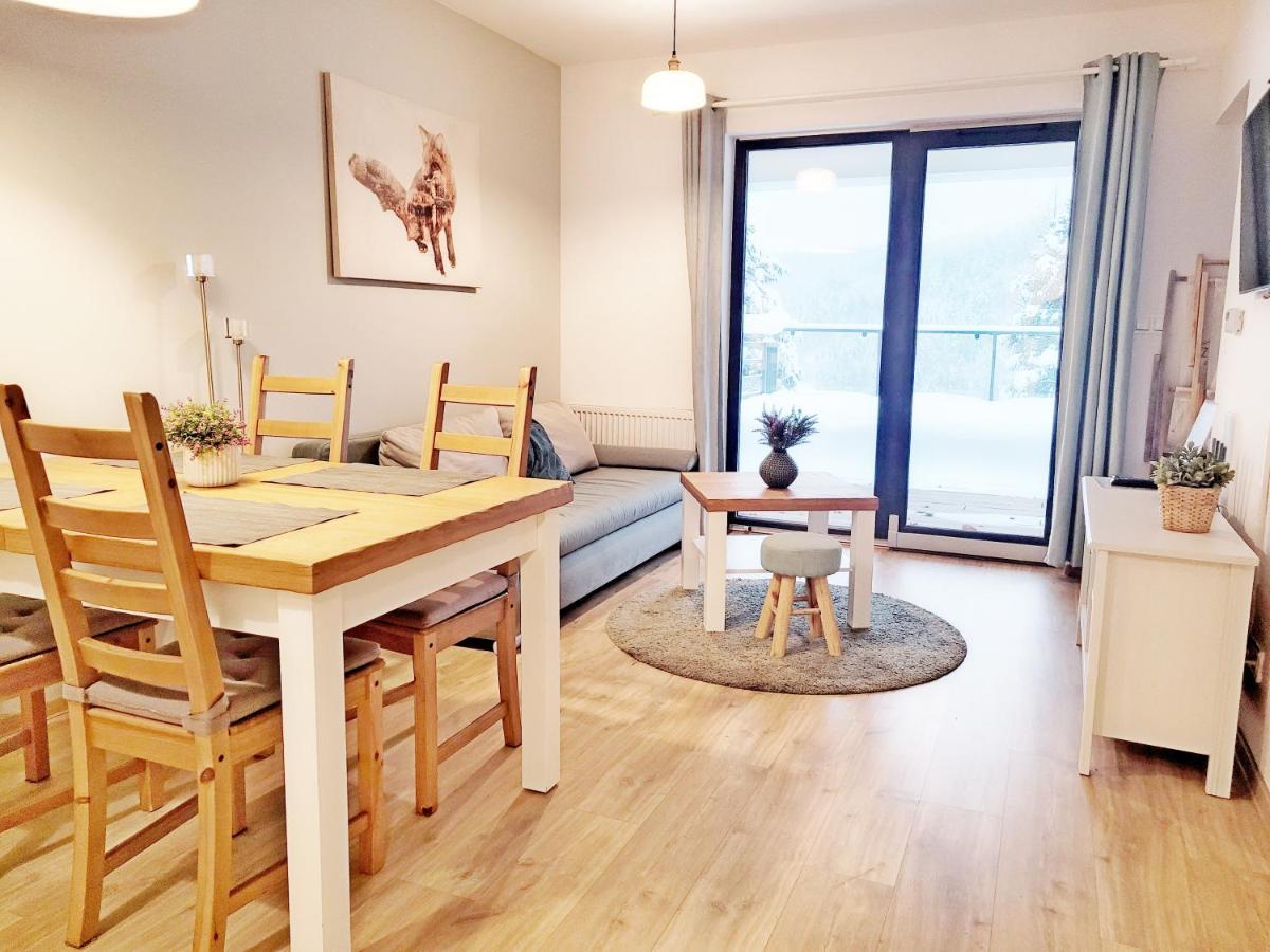 Wellness Apartamenty Zloty Widok Щирк Екстериор снимка